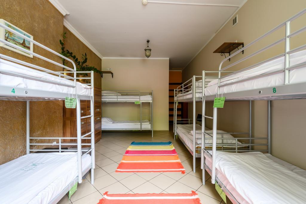 Hostel Krokodyl Warsaw Exterior photo