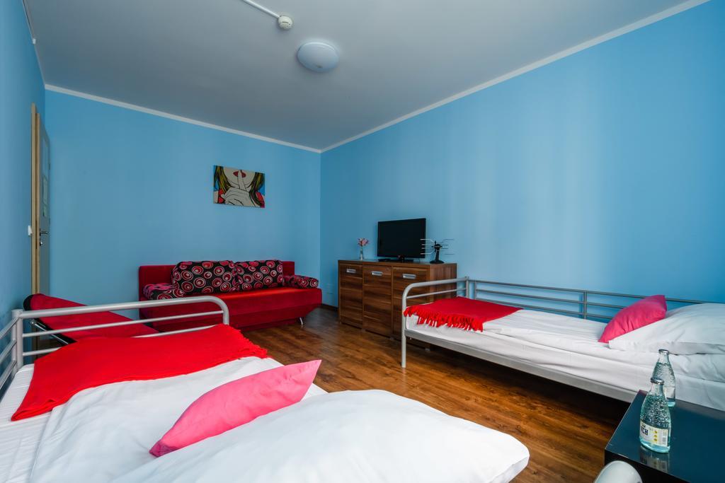Hostel Krokodyl Warsaw Exterior photo